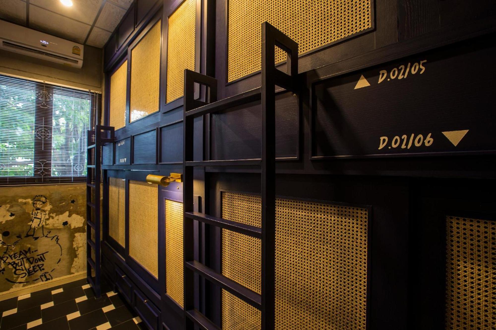 Azure Hostel Бангкок Экстерьер фото