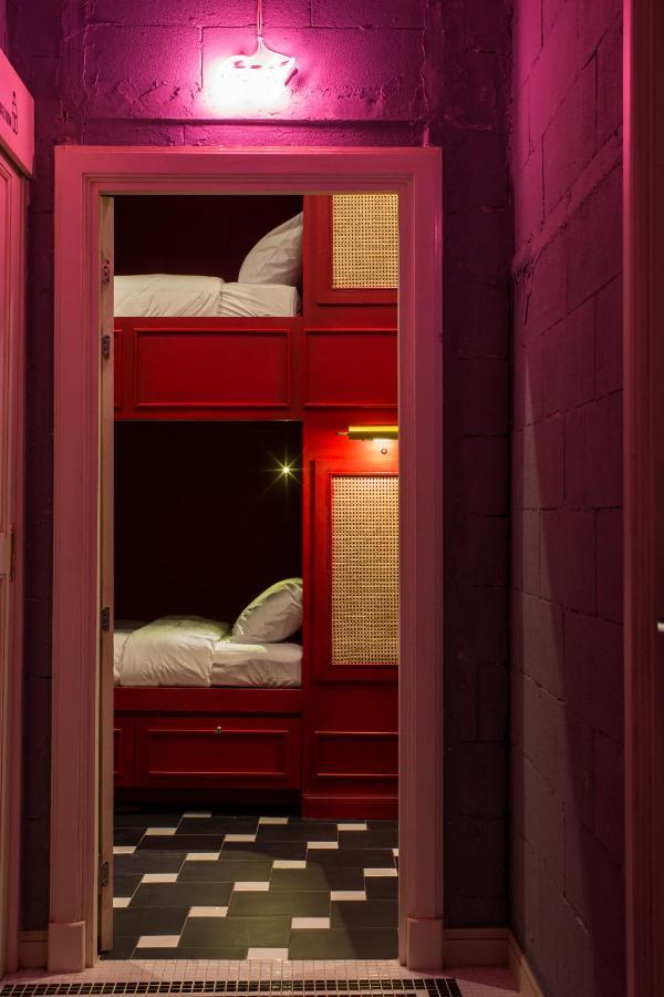 Azure Hostel Бангкок Экстерьер фото